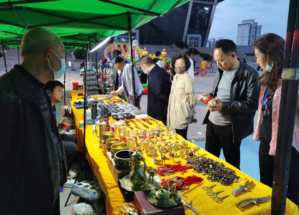 五一假期塔城地區(qū)商品銷售火熱，日用百貨銷售額預(yù)計達1.41億